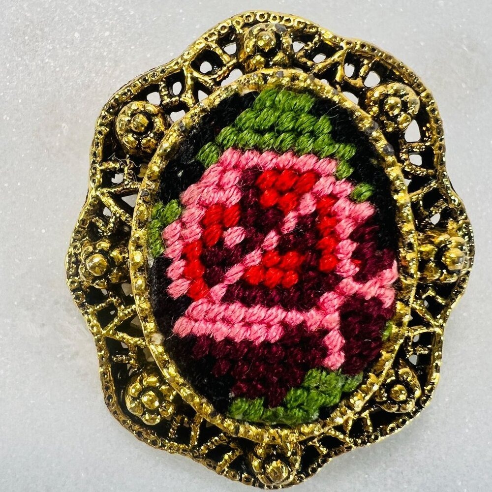 Vintage Brooch Pin Rose Needlepoint Petit Point Cross‎ Stitch Filigree Gold Tone